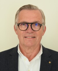 Dr. Manfred Elff
